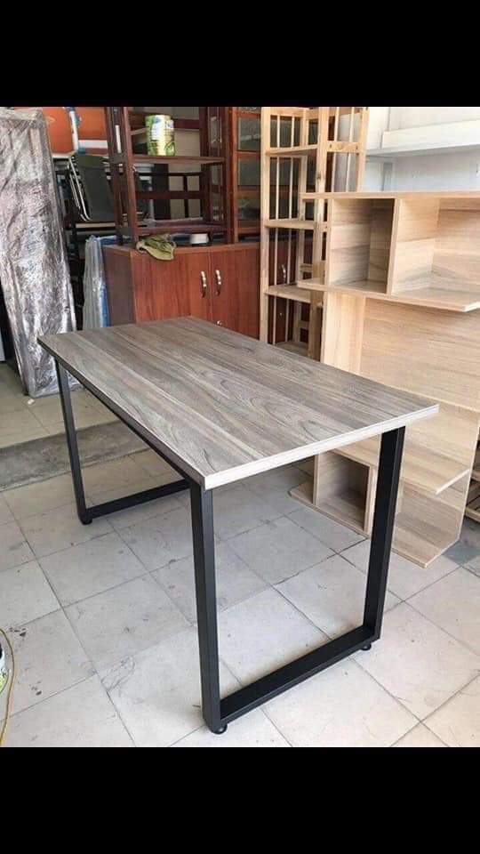 Bàn nhân viên 1m2