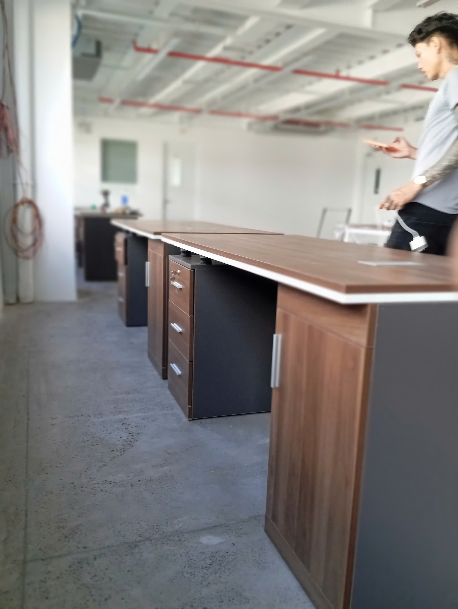 Yếu tố lựa chọn xưởng sản xuất nội thất văn phòng tại các KCN